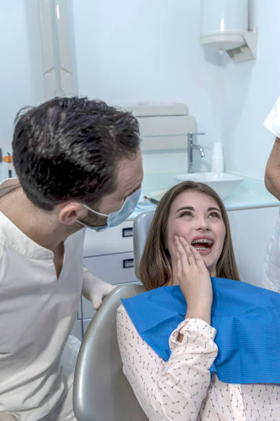 Best Emergency Tooth Extraction  in Fort Denaud, FL